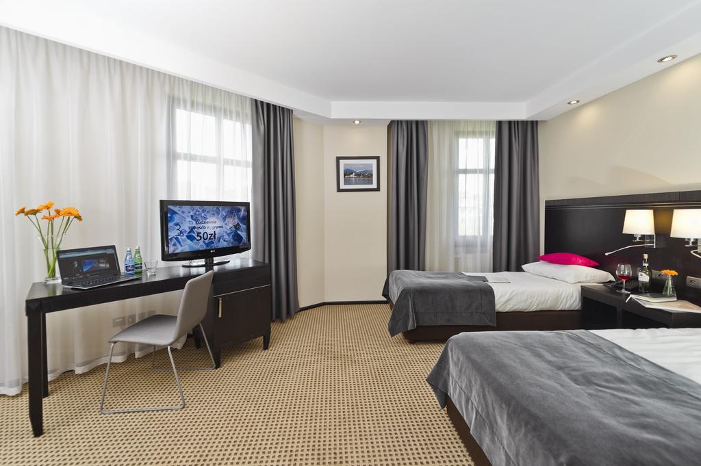 Hotel Fado Spa & Restaurant Świdnica Værelse billede
