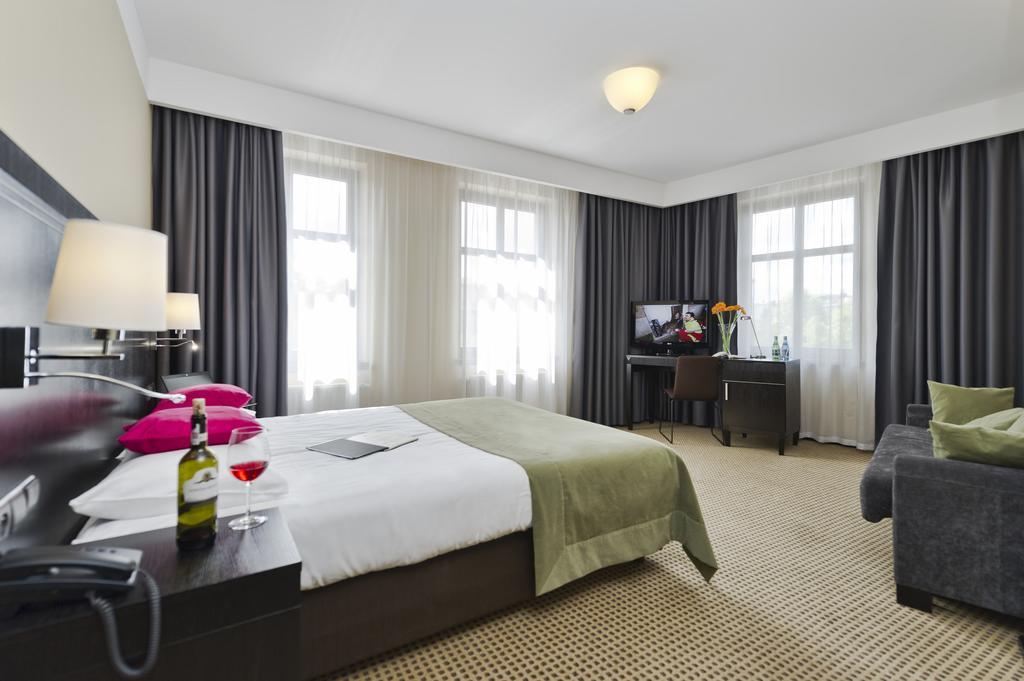 Hotel Fado Spa & Restaurant Świdnica Værelse billede