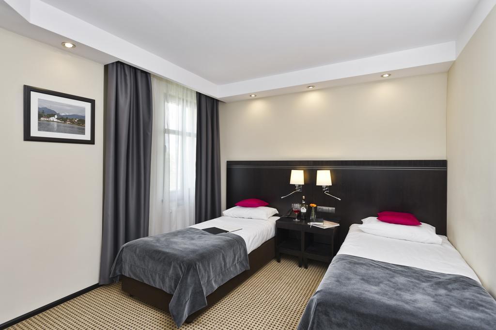 Hotel Fado Spa & Restaurant Świdnica Eksteriør billede