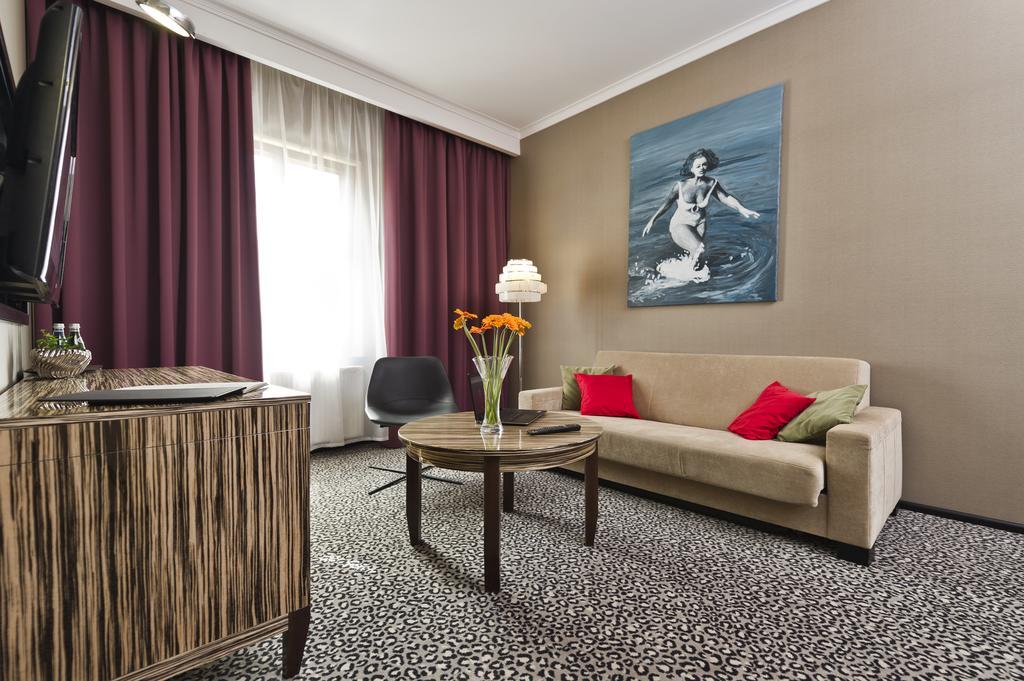 Hotel Fado Spa & Restaurant Świdnica Eksteriør billede