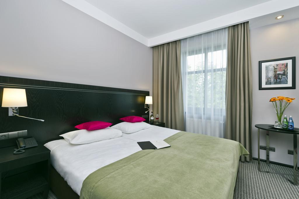 Hotel Fado Spa & Restaurant Świdnica Eksteriør billede