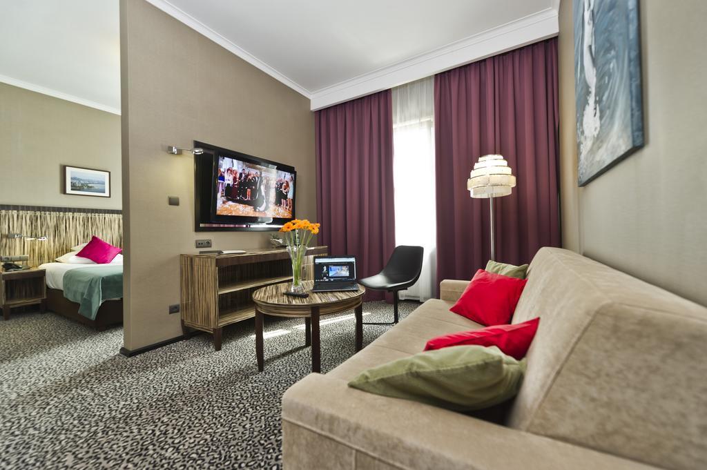 Hotel Fado Spa & Restaurant Świdnica Eksteriør billede