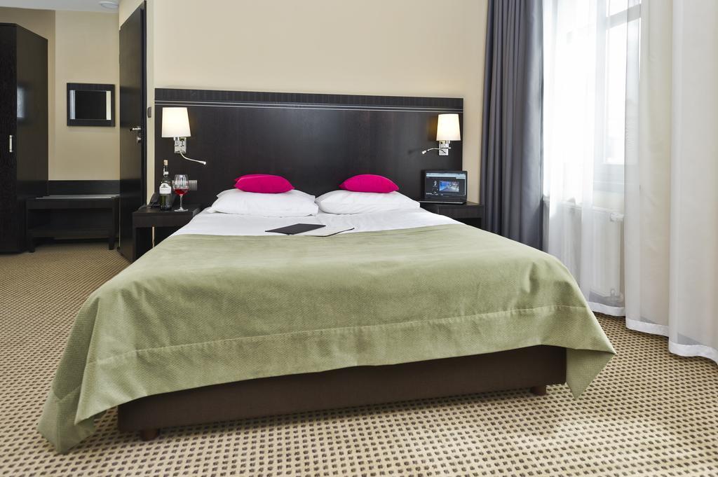 Hotel Fado Spa & Restaurant Świdnica Eksteriør billede